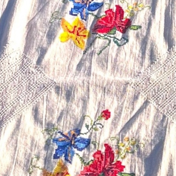 Vtg Beige Handmade Cross Stich Blue Yellow Red Flowers Linen Table Cloth 54x94” - Picture 2 of 12